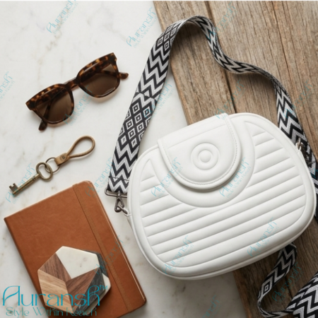 Aura Splendid Sling Bag